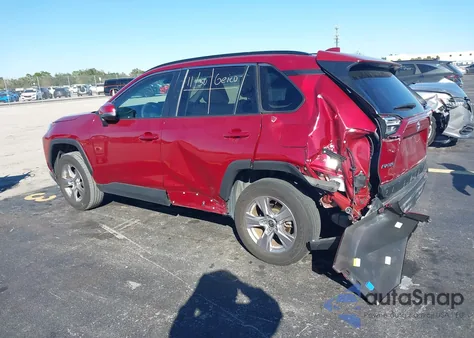 2022 Toyota Rav4 Xle z USA, uszkodzony, nr VIN 2T3W1RFV3NW208391